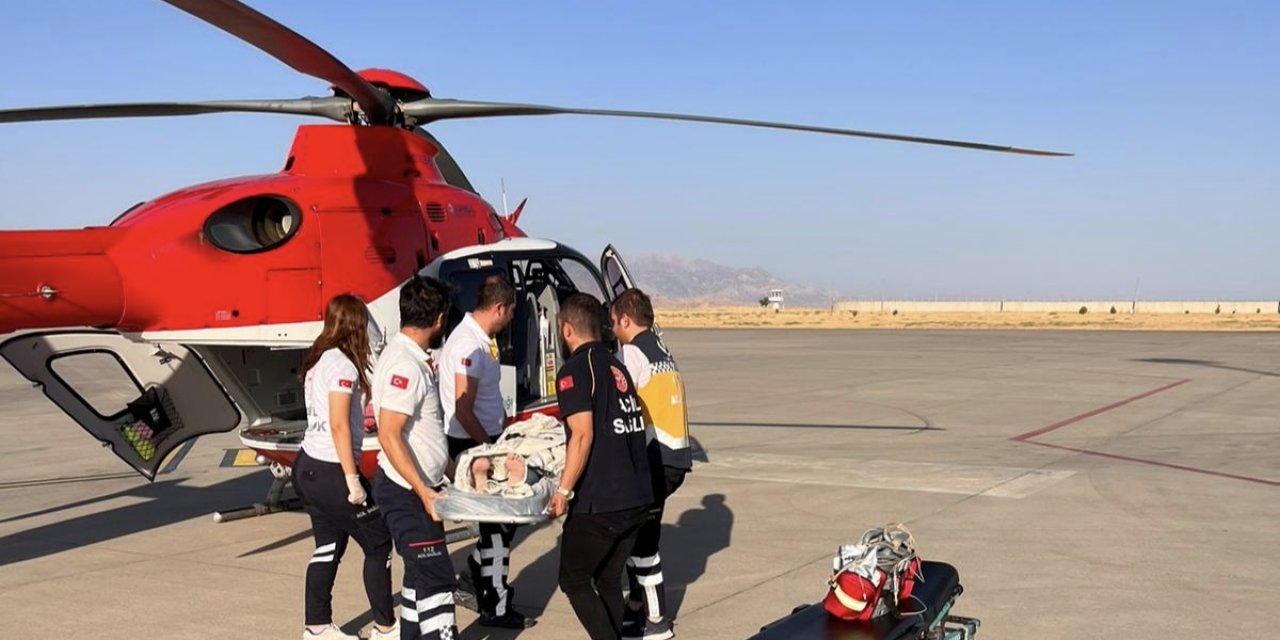 Şırnak'ta ambulans helikopter kanser hastası için havalandı