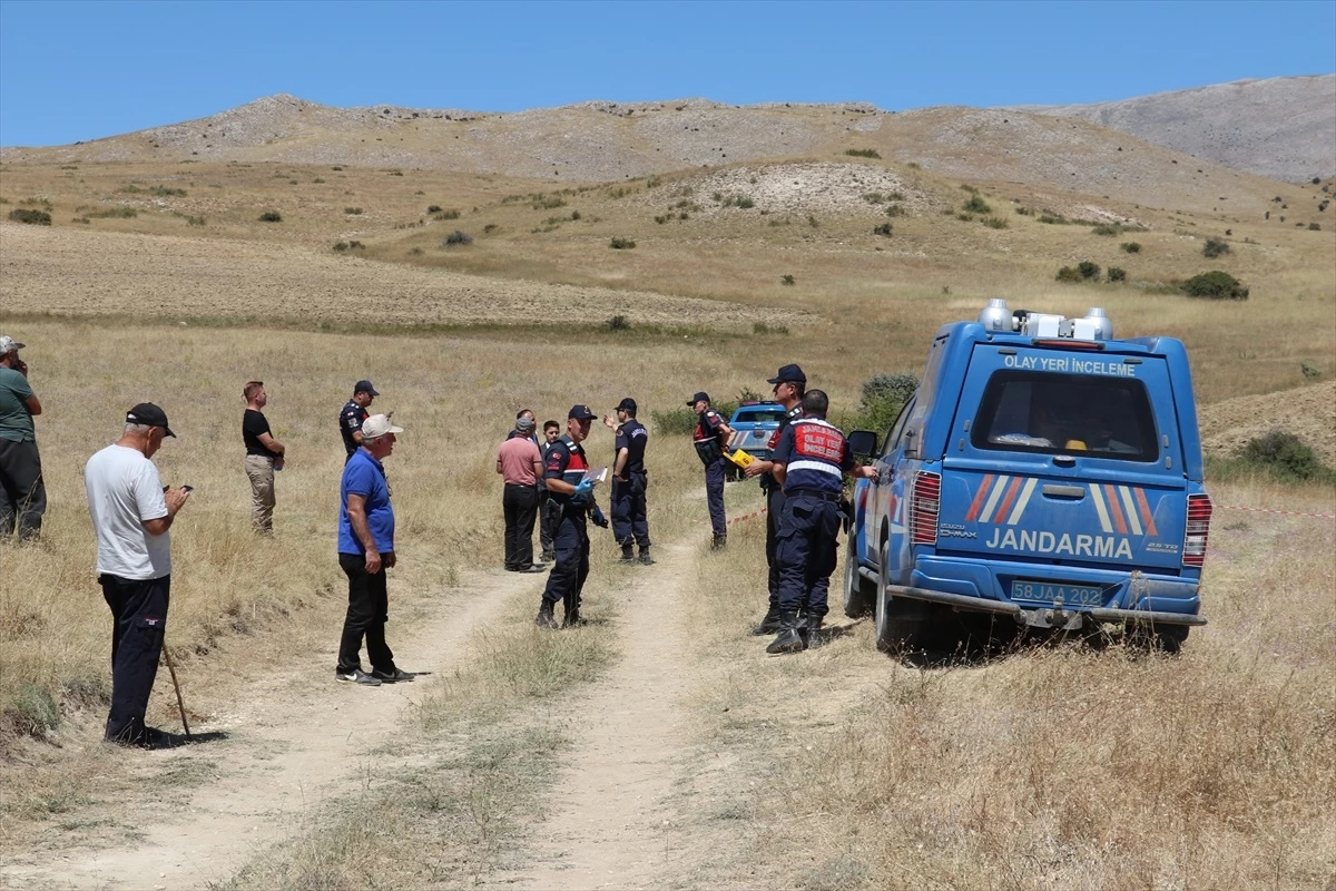 Bir Kişi Arazi Anlaşmazlığı Nedeniyle Baba Ve Oğlunu Öldürdü