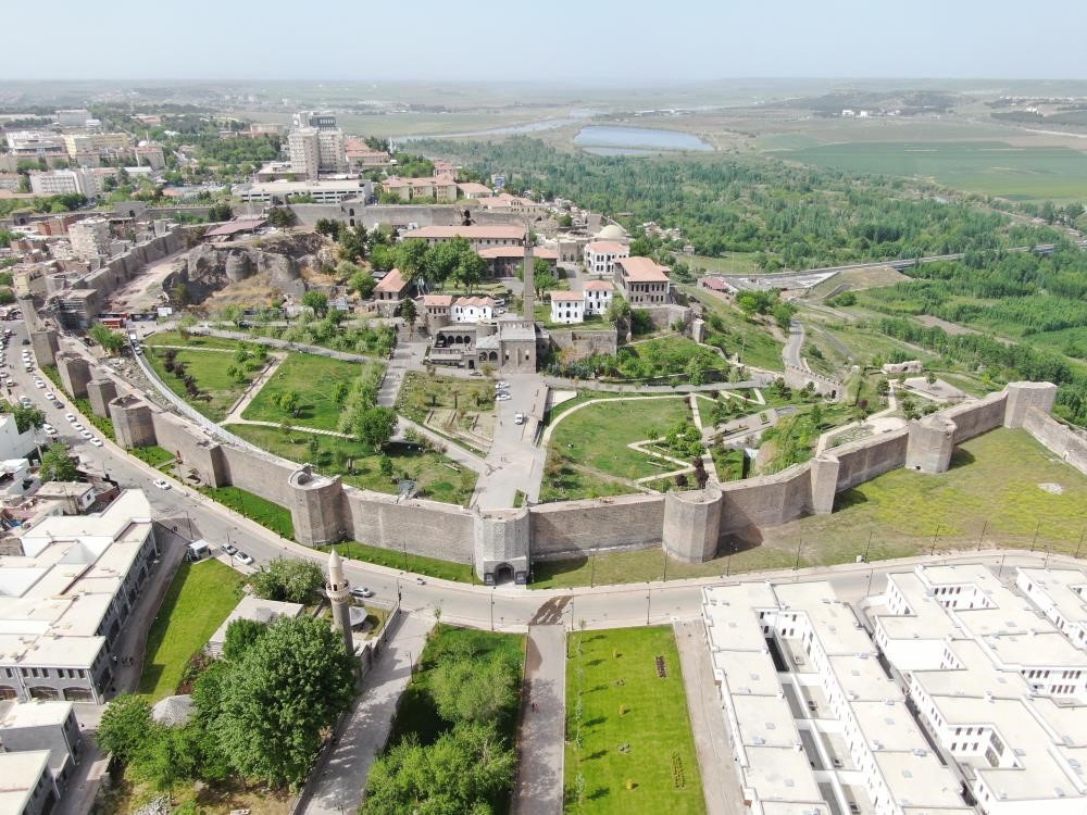 Diyarbakır Sur, ‘Dünyanın En Eski Şehirleri’ Listesinde Yanlış Sırada Yer Aldı
