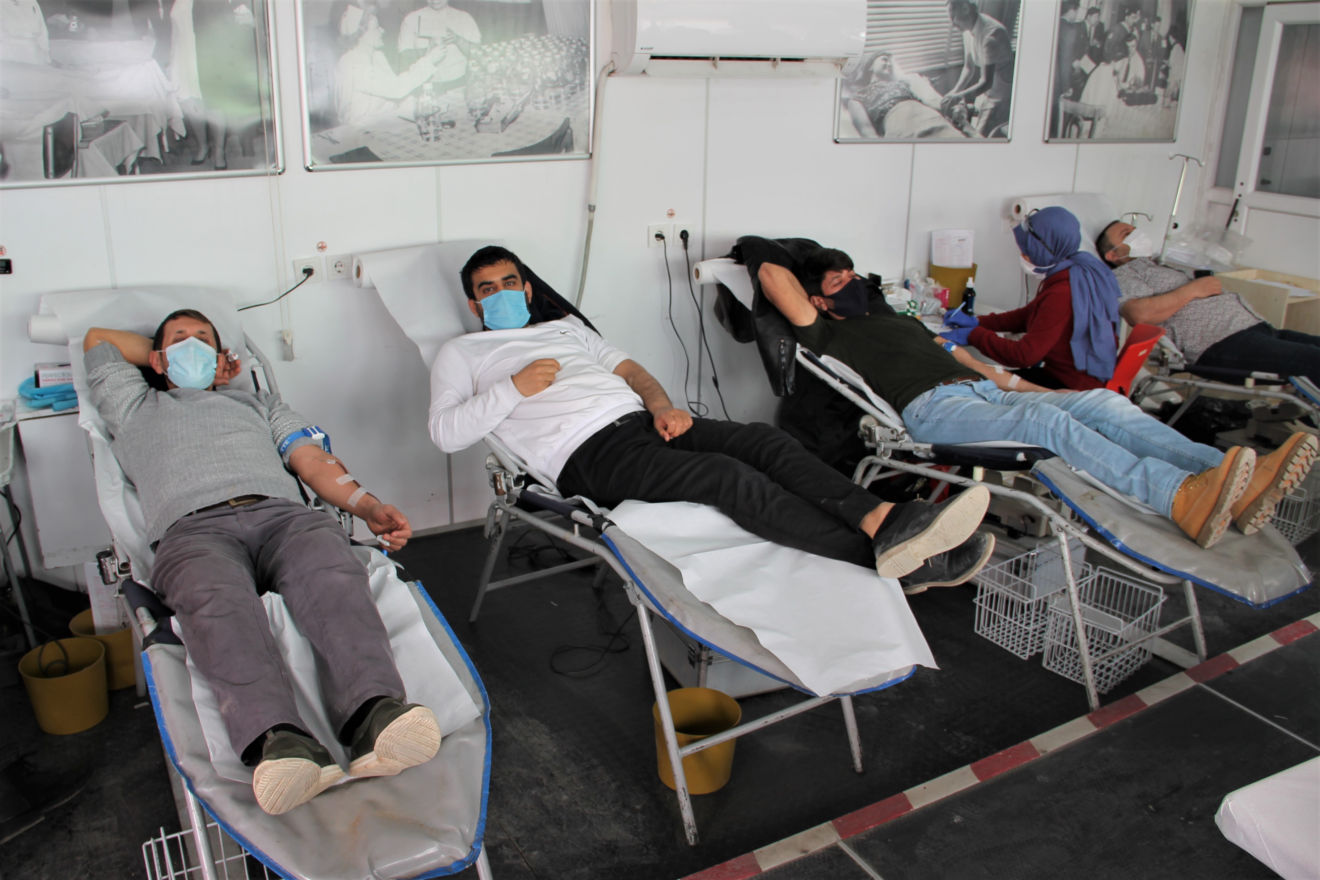 Silopi'de vatandaşlar kan bağışında bulundu
