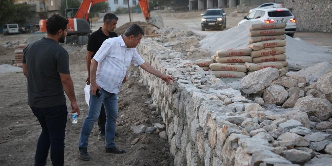 Şırnak Belediye Başkanı Yarka devam eden çalışmaları inceledi