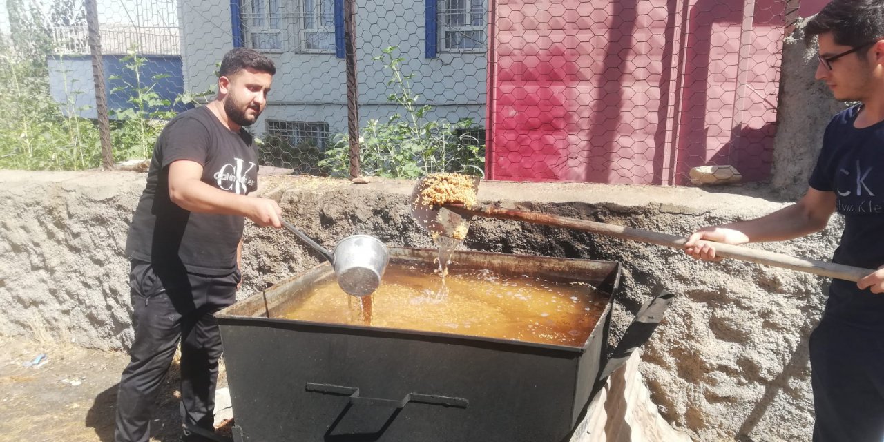 Bulgur Kaynatma' Geleneği Sürüyor