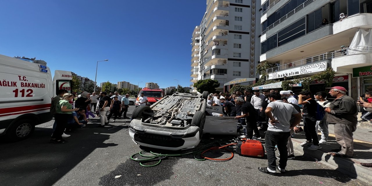 Diyarbakır'da Kaza:  Belediye Başkan Yardımcısı Yaralandı