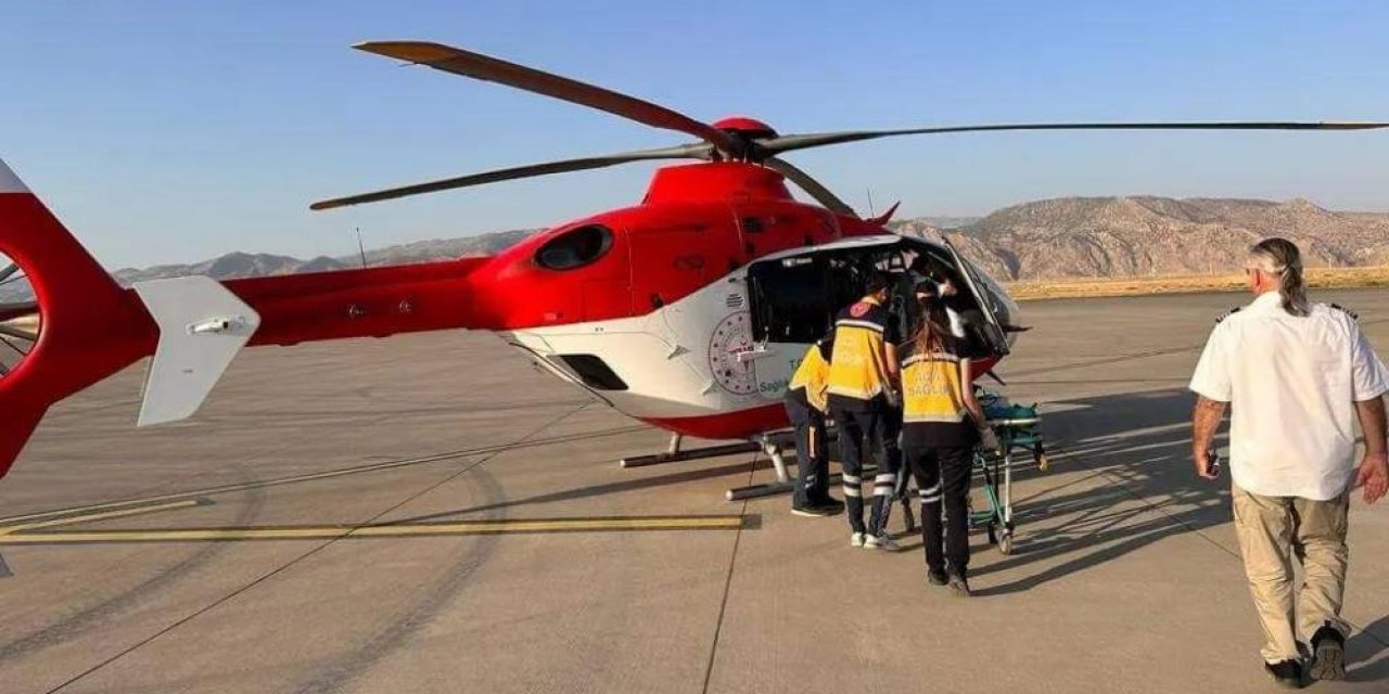 Şırnak'ta Ambulans helikopter pnömoni entübe olan 40 günlük bebek için havalandı