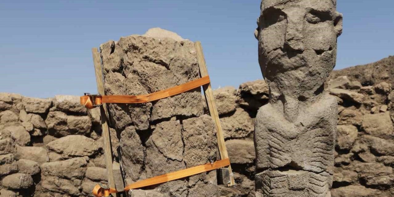 Tarihi keşif: 12 bin yıllık insan heykeli bulundu