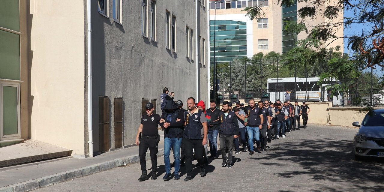 Diyarbakır’daki Operasyonda 9 Kişi Tutuklandı