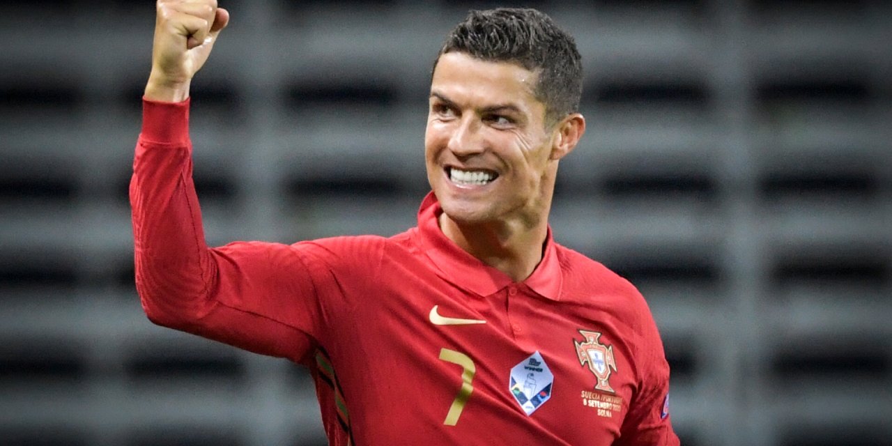 Ünlü Futbolcu Cristiano Ronaldo'ya 99 Kırbaç Cezası