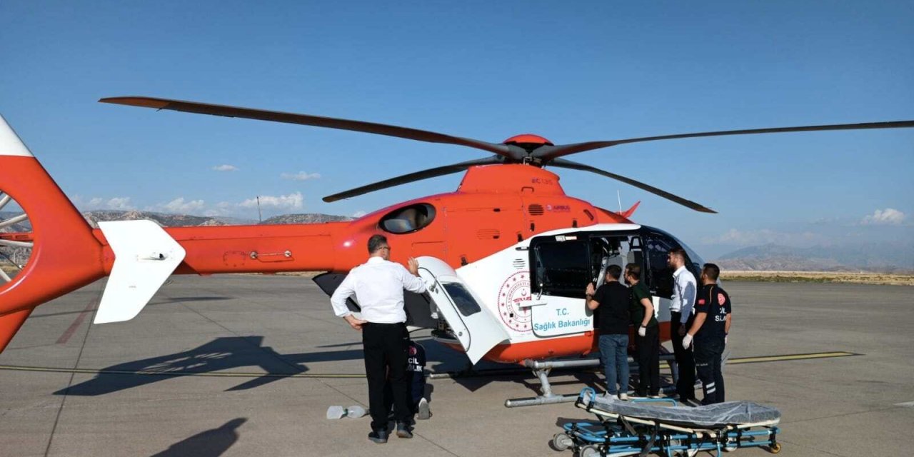 Şırnak'ta 4.kattan düşerek ağır yaralanan genç helikopterle sevk edildi