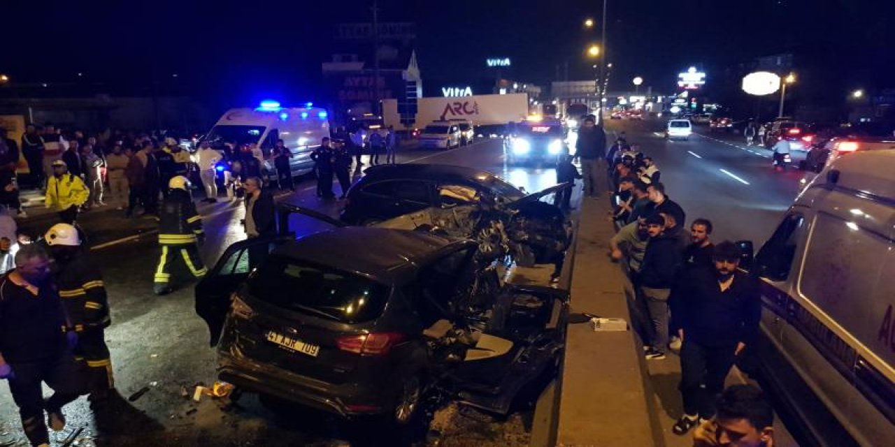 Otomobil ile cipin çarpıştığı kazada 2 kişi öldü, 7 kişi yaralandı