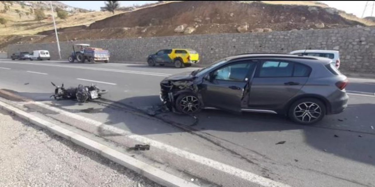 Şırnak'ta Kaza! Motosiklet ile Otomobil Kafa Kafaya Çarpıştı