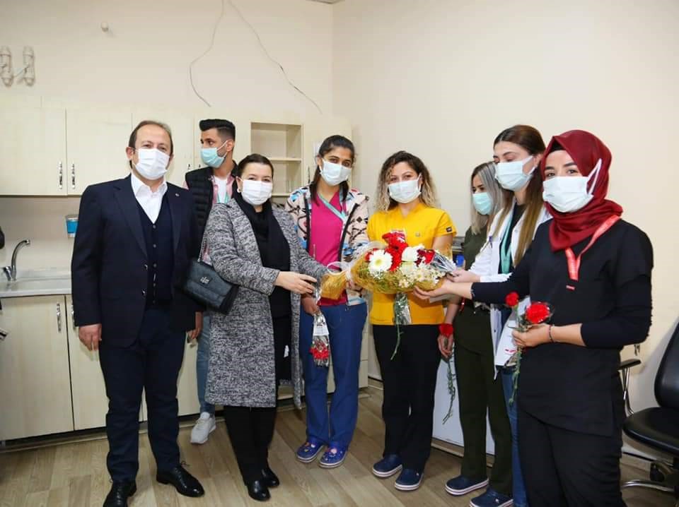 Vali Pehlivan, 14 Mart Tıp Bayramı vesilesiyle sağlık çalışanlarıyla bir araya geldi