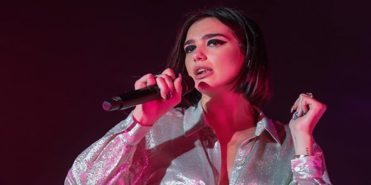 Dua Lipa telefon numarasını paylaştı, ortalık karıştı