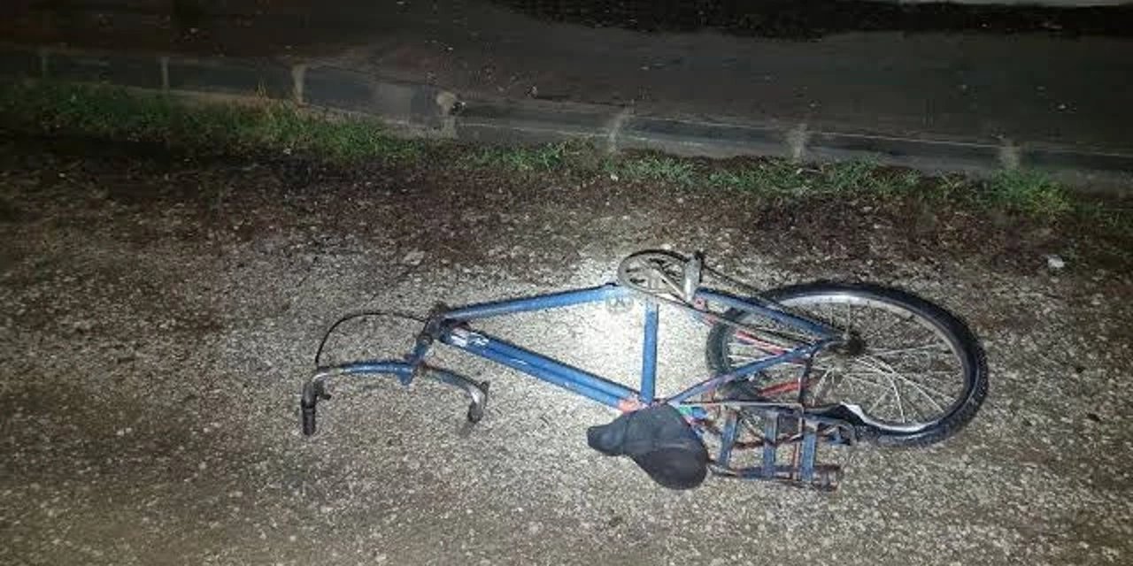 Aracın çarptığı bisikletin sürücüsü adam öldü