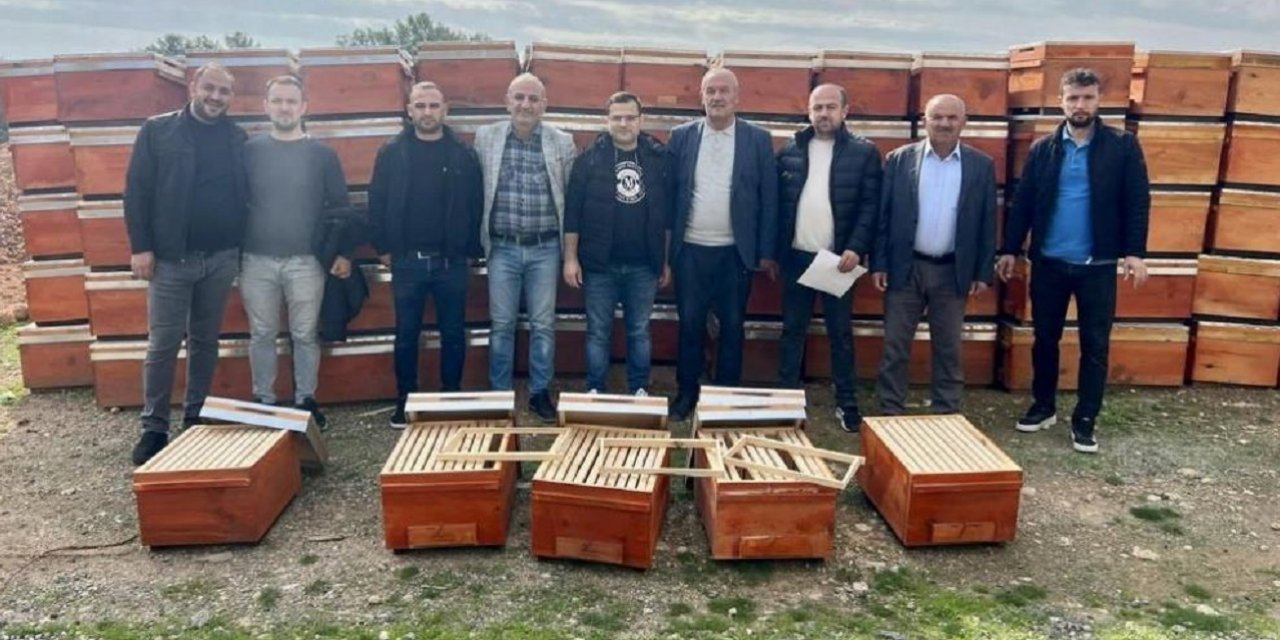 Siirt'te teşvik için 3 bin arı kovanı dağıtıldı