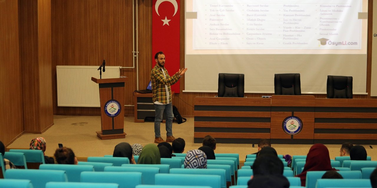Şırnak Üniversitesi'nde Verimli Ders Çalışma ve Soru Çözüm Teknikleri Semineri Verildi