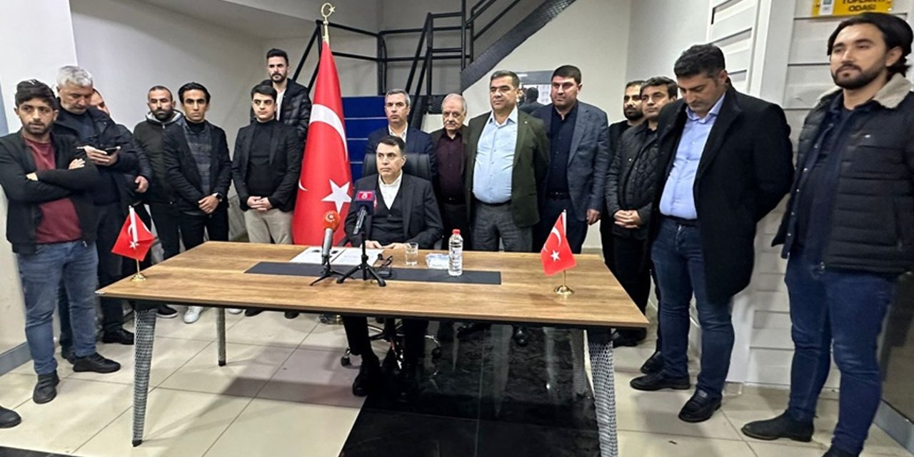 İyi Parti'nin Diyarbakır'da tabelası düştü: Herkes istifa etti