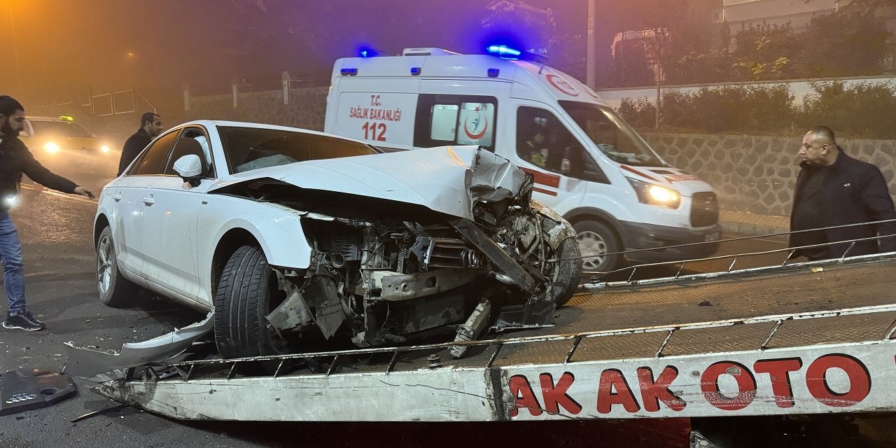 2 otomobilin çarpıştığı kazada, 4 kişi yaralandı