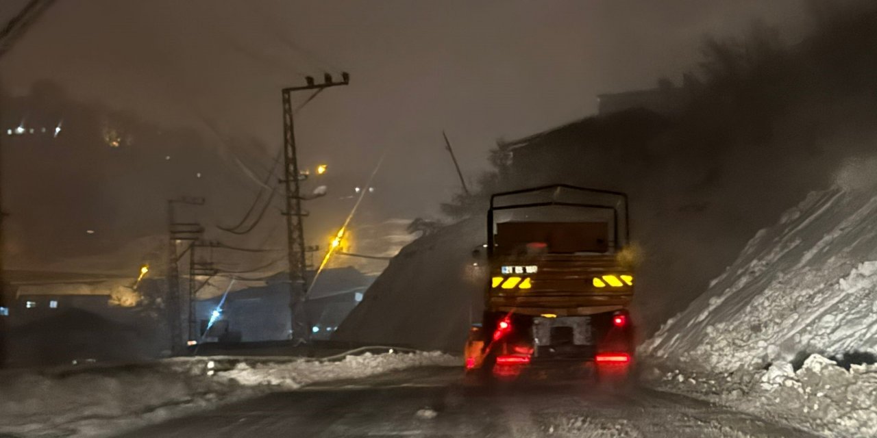 Şırnak’ta kar yağışı hayatı olumsuz etkiliyor