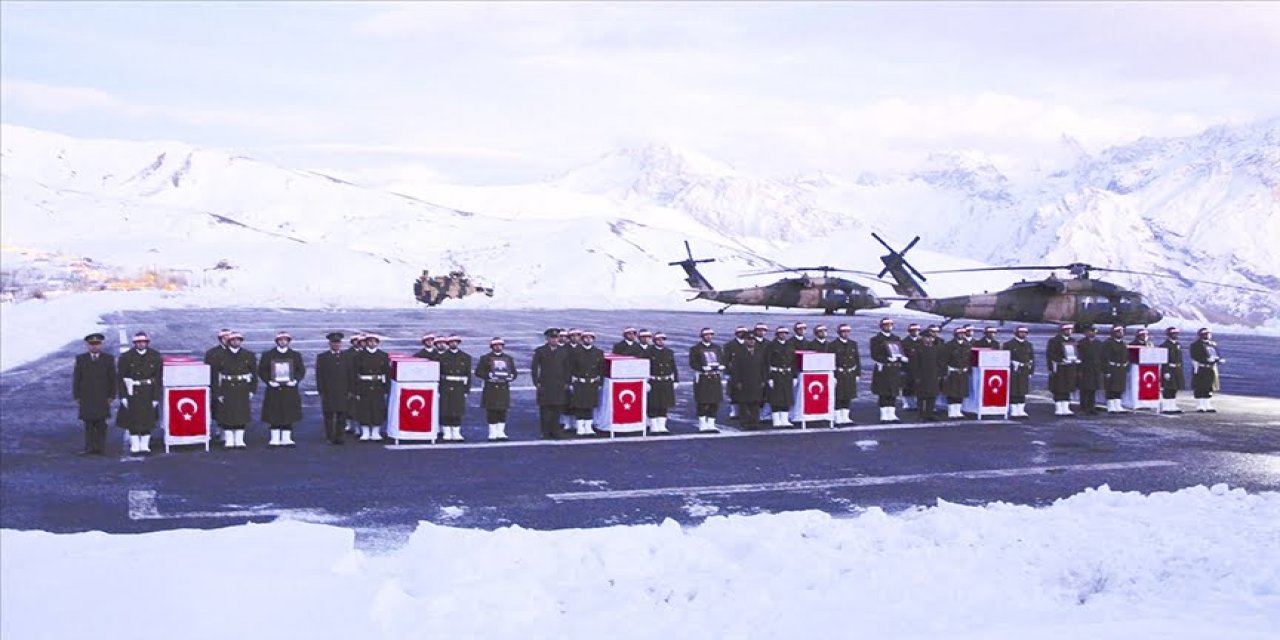 Şehit olan 6 asker Hakkari'den memleketlerine uğurlandı