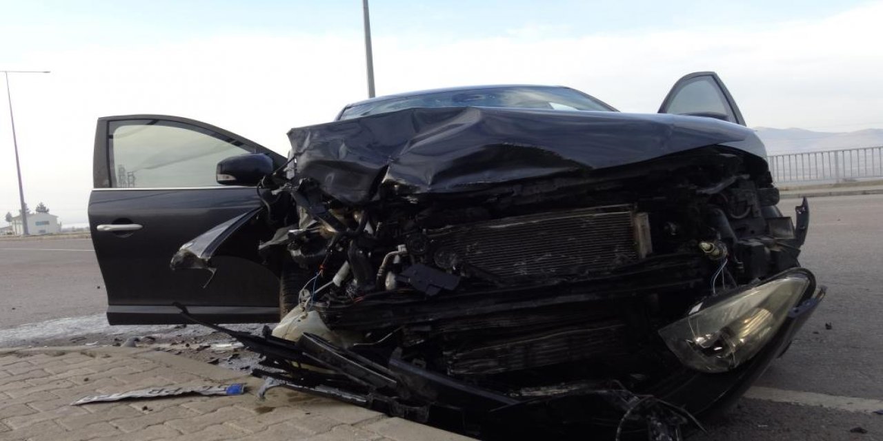 Batman'da iki otomobilin çarpıştığı kazada 4 kişi yaralandı