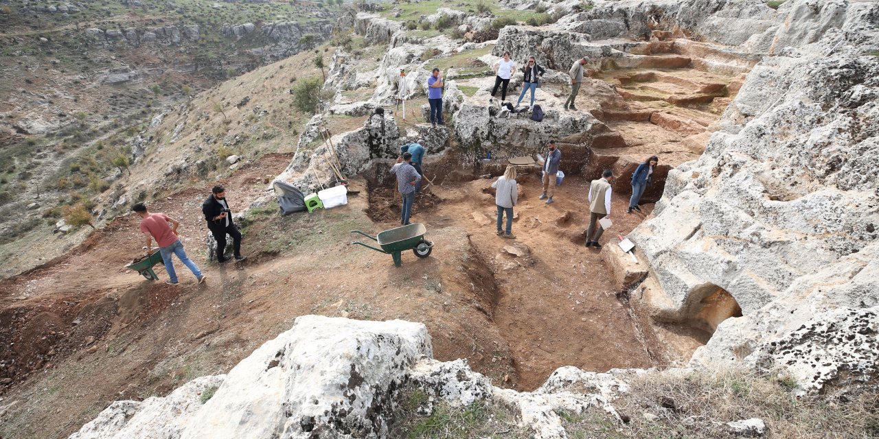Diyarbakır'da Yapılan Kazıda 54 Çocuğun Mezarı Keşfedildi