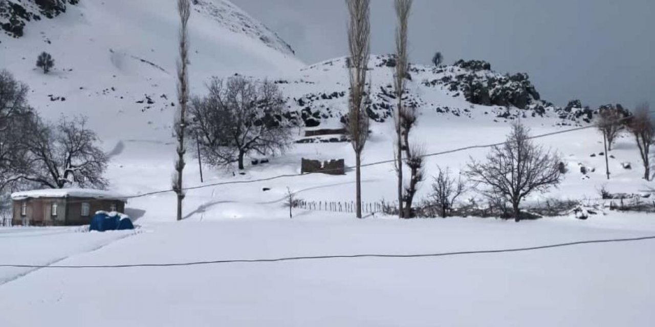 Şırnak Ta Kar Yağışı Sonrası Kartpostallık Manzara