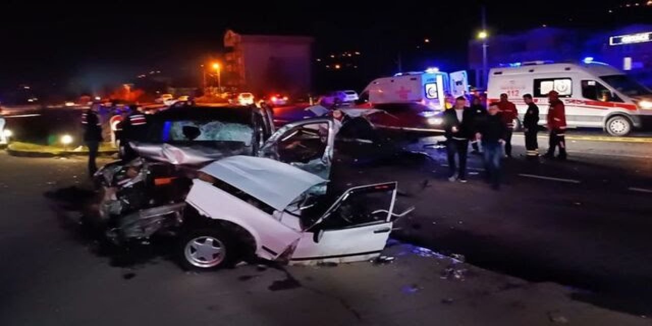 Kazada araç ikiye bölündü 1 ölü, 5 yaralı