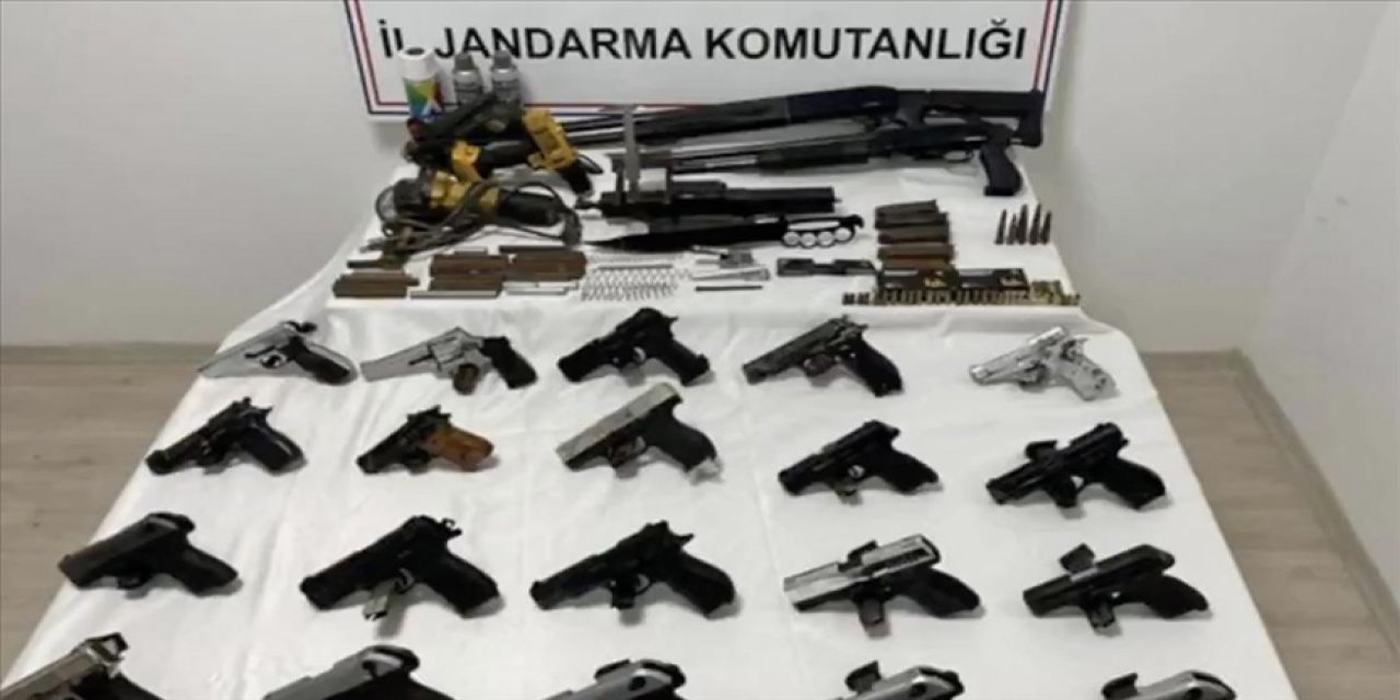 Mercek-10 Operasyonuyla Silah Kaçakçılarına Darbe! 12 Gözaltı, 93 Tabanca Ele Geçirildi