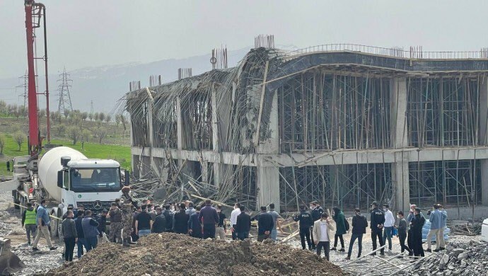 Şırnak'ta bir inşaatın çatı kısmının çökmesi sonucu 4 işçi yaralandı