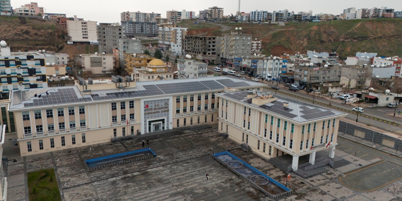 Cizre Belediyesi Çatı GES Projesiyle Hem Çevreye Hem Ekonomiye Katkı Sağlıyor!