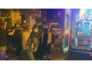 Adıyaman'da devrilen motosikletteki anne ve 2 çocuğu yaralandı