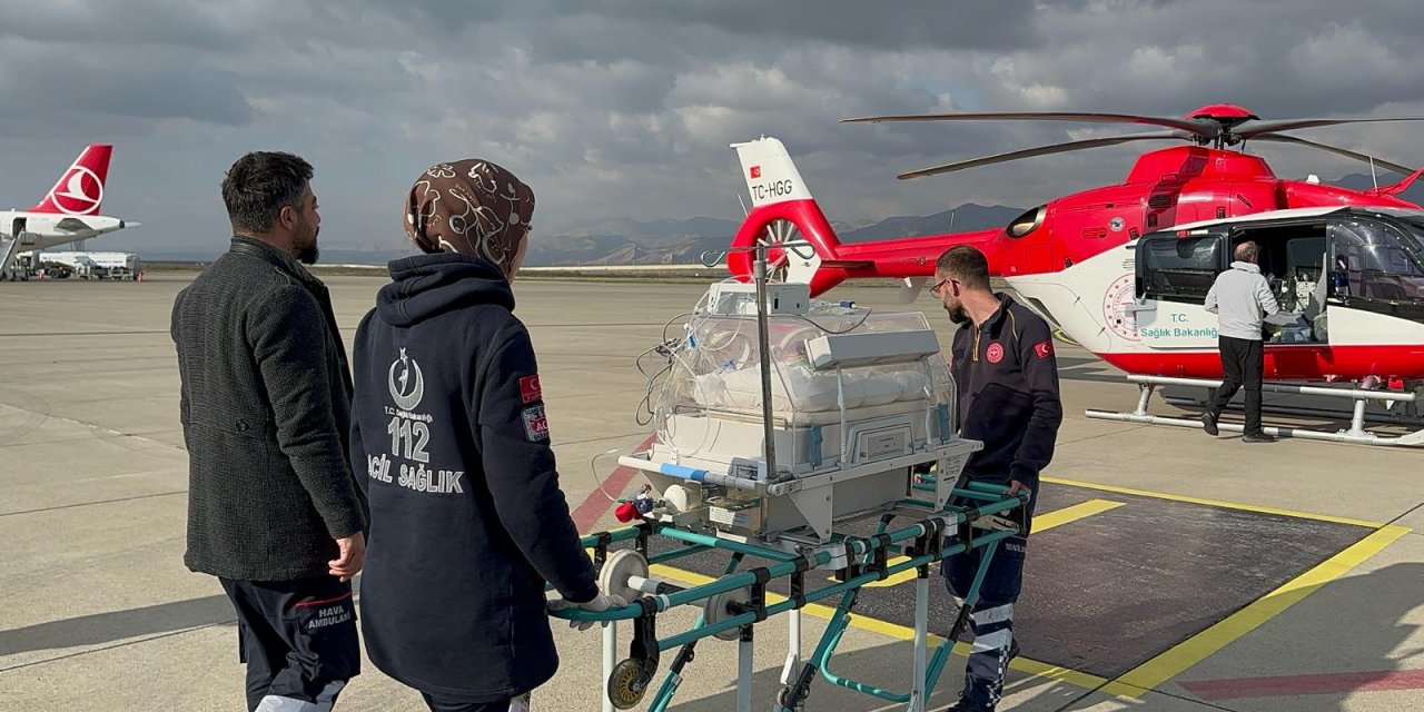 Şırnak'ta 2 aylık hasta bebek ambulans helikopterle Elazığ’a sevk edildi