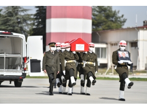 Şehit Piyade Uzman Onbaşı Gökhan Çakır'ın cenazesi memleketine gönderildi