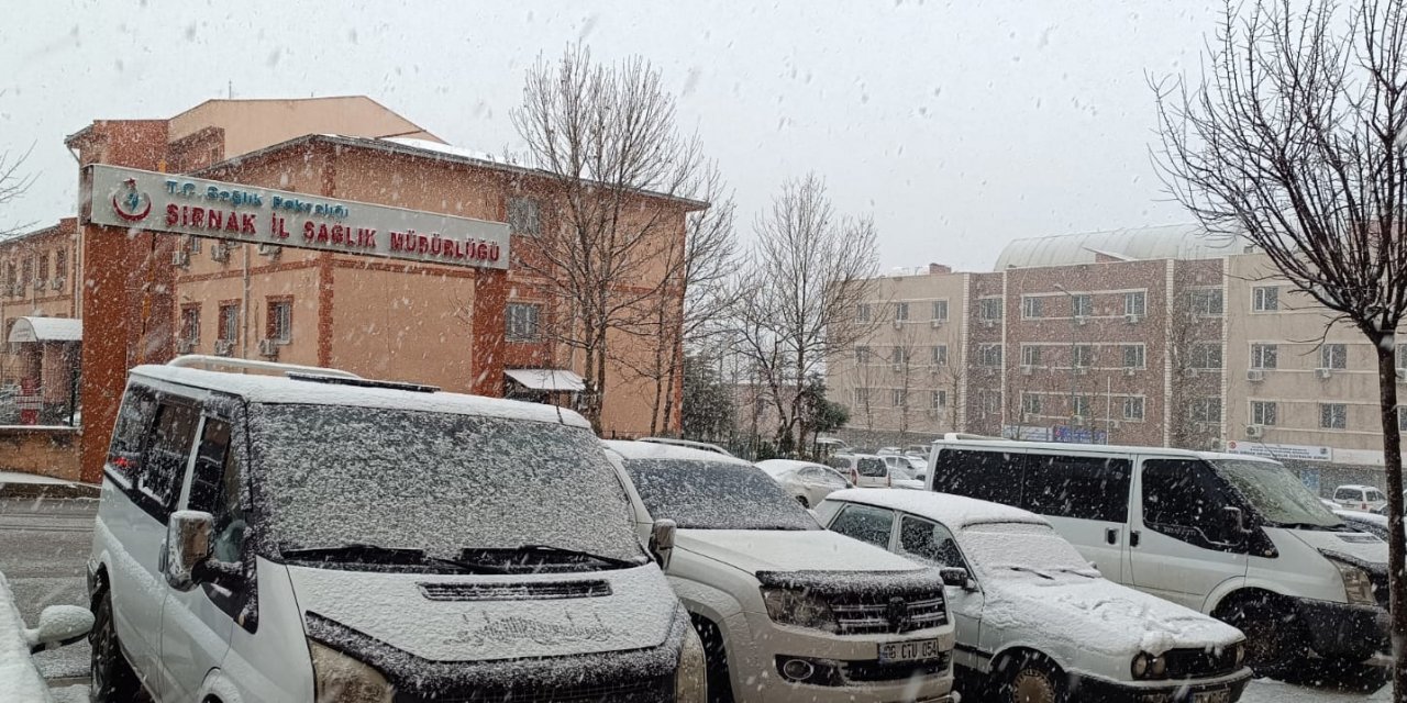AFAD ve Meteoroloji Dün Uyardı: Şırnak'ta Kar Yağışı Etkili Olmaya Başladı