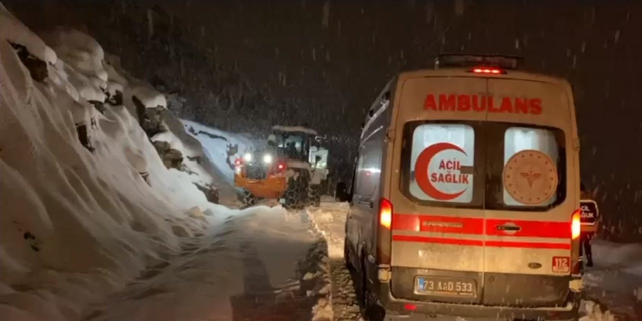 Şırnak'ta Yoğun Kar Yağışından Dolayı 46 Yaşındaki Hasta Mahsur Kaldı