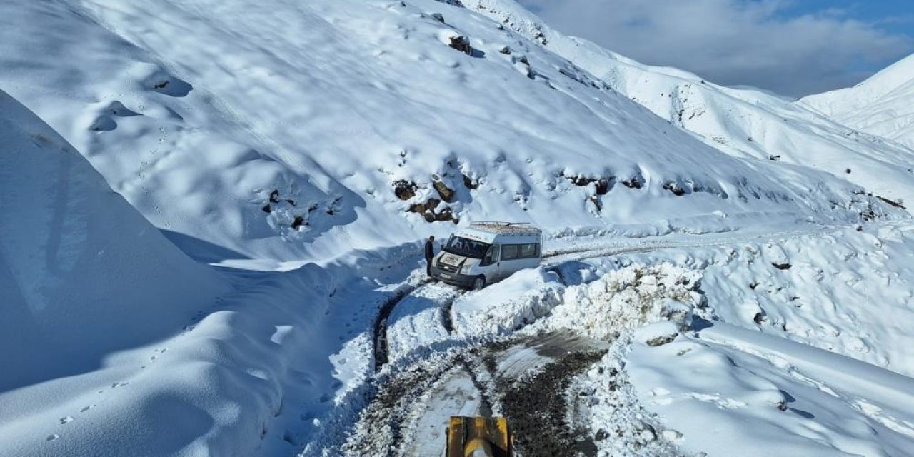 Siirt-Şırnak Karayolu ve Birçok Köy Yolu Ulaşıma Kapandı