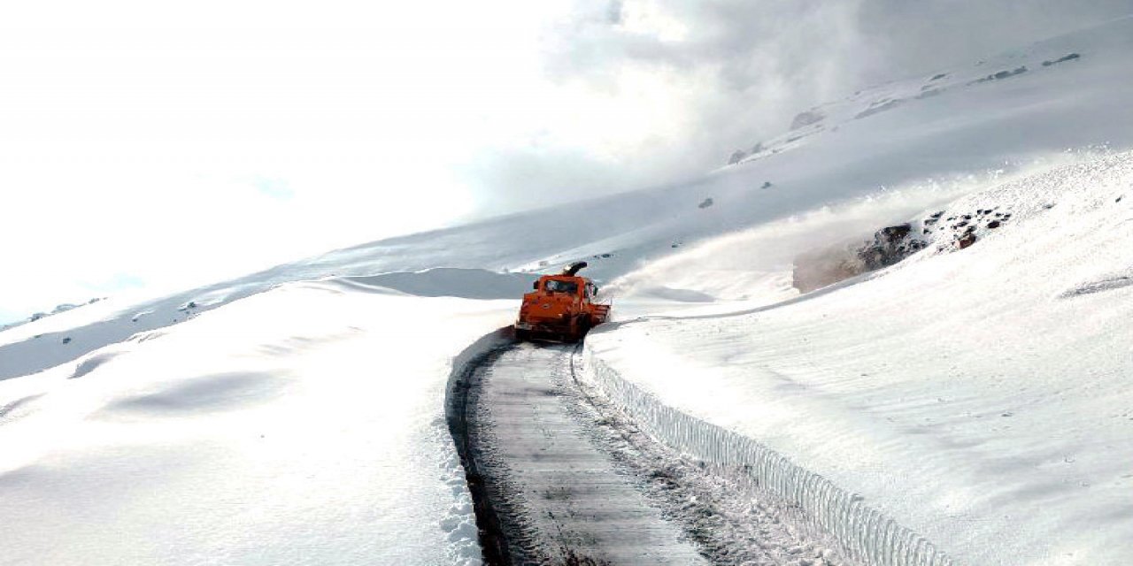 Şırnak'ta 16 Gündür Kapalı Olan Yol Ulaşıma Açıldı