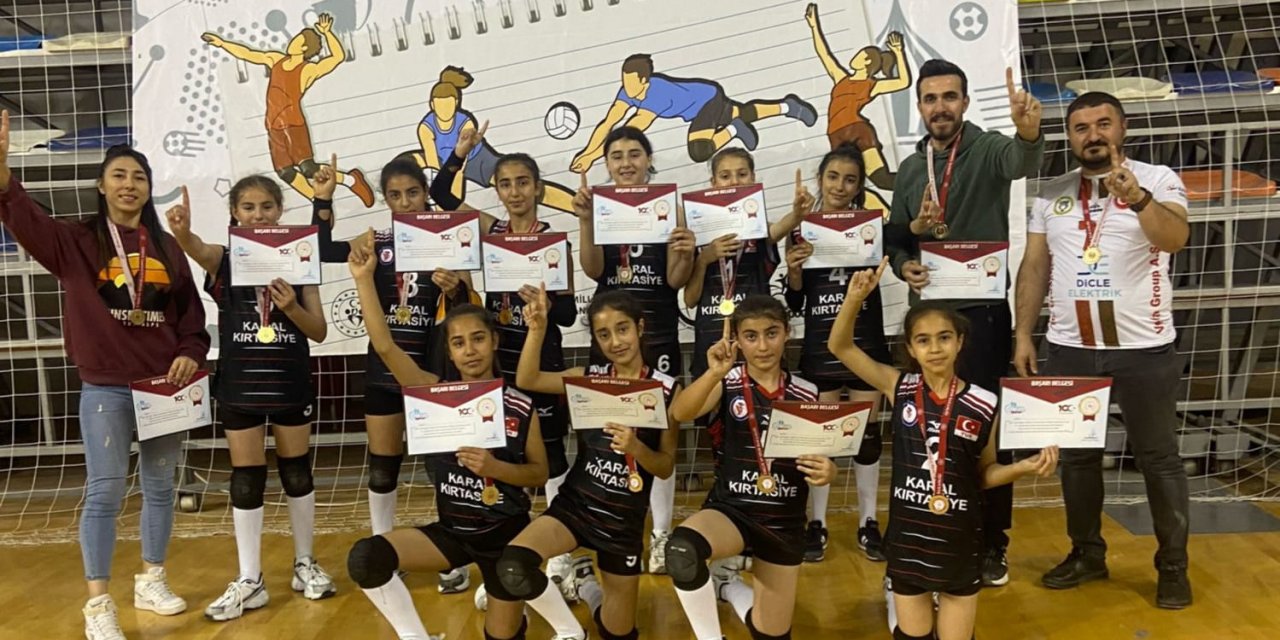 Yenişehir’in Yıldız Kızları Yeniden Türkiye Yarı Finallerinde