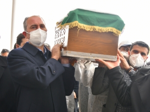 Adalet Bakanı Gül'ün annesi Saliha Gül, Gaziantep'te son yolculuğuna uğurlandı