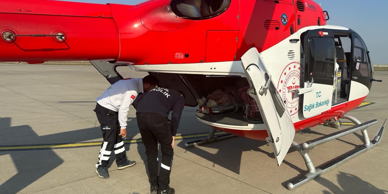 Şırnak'ta Ambulans Helikopter, Riskli Gebeliği Bulunan Kadın İçin Havalandı