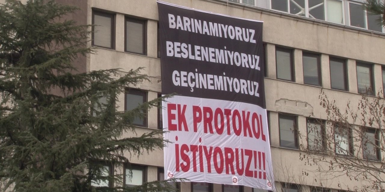 Belediye işçileri eylem yaptı: "Bize ekmek yoksa, size huzur yok"