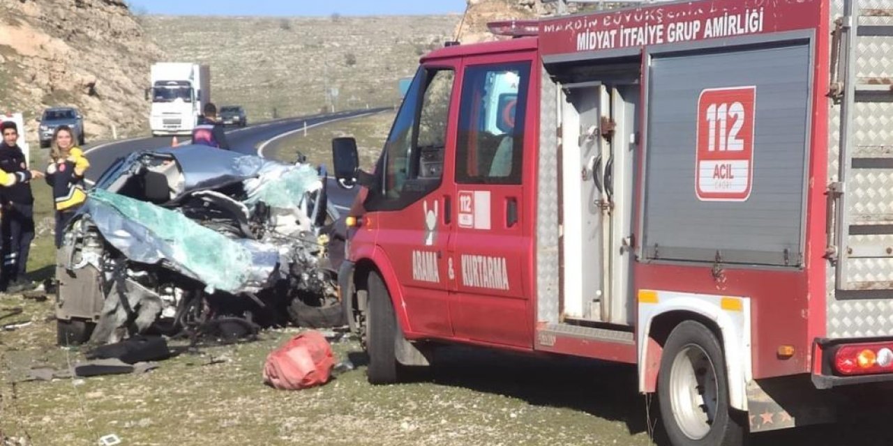 Tanker ile otomobil çarpıştı: Öğretmen hayatını kaybetti