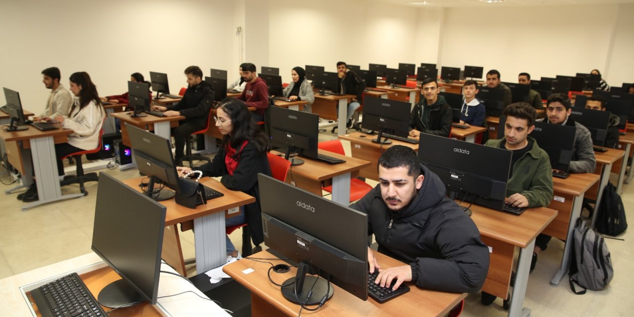 Şırnak Üniversitesi'nde Yazılım Laboratuvarı Açıldı! Yeni Nesil Teknolojiyle Donatılmış Bir İnovasyon