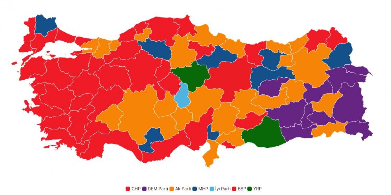 Türkiye'de Harita Kırmızıya Boyandı: İşte CHP'nin Aldığı İllerin Tam Listesi