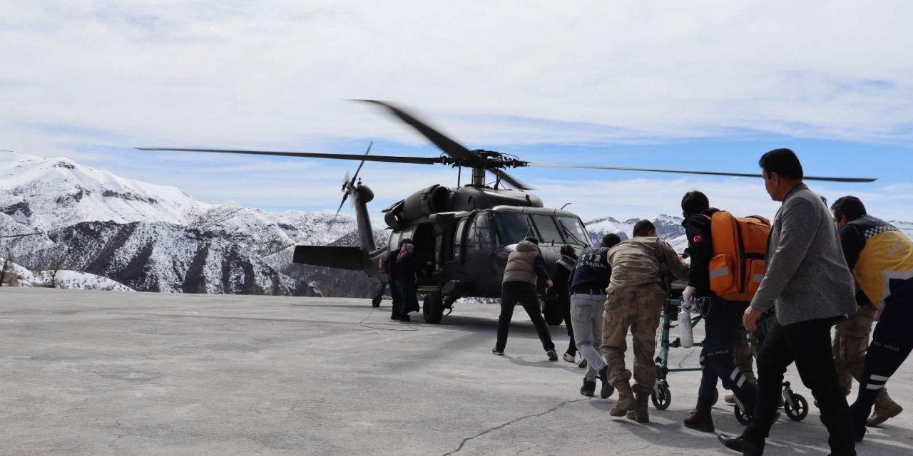 Şırnak'ta Trafik Kazasında Yaralanan Çocuk Askeri Helikopter ile Hastaneye Kaldırıldı