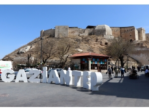 Tarihi Gaziantep Kalesi'nin altındaki tüneller de turizme açılacak