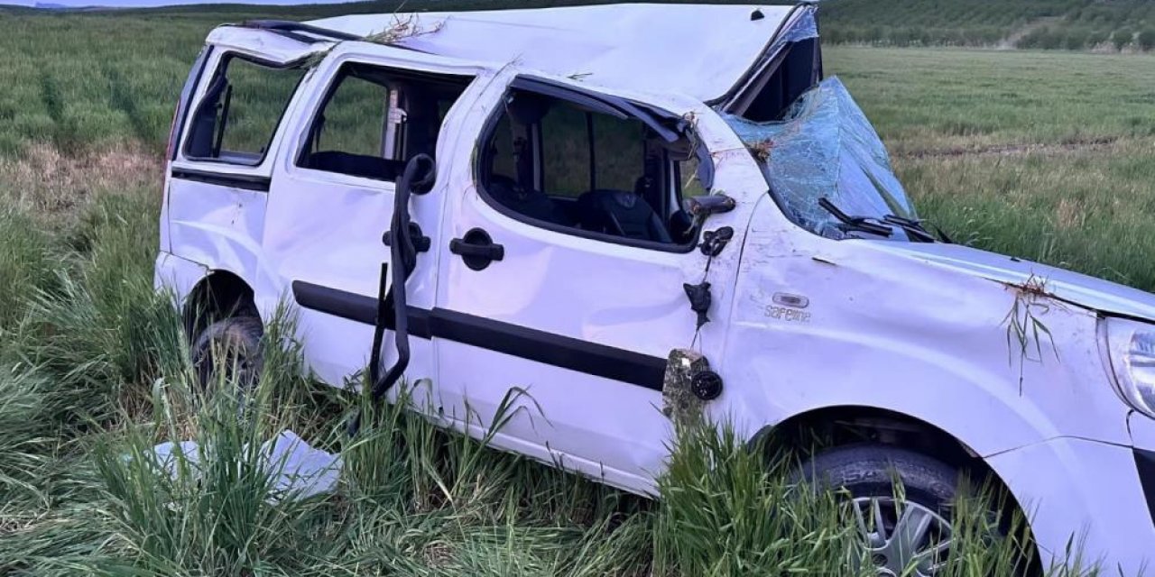 Şarampole devrilen araçta 1 kişi öldü, 8 yaralı
