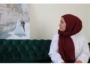 Siirt'te PKK'lı teröristlerce şehit edilen askerin eşi acıyı ve gururu bir arada yaşıyor