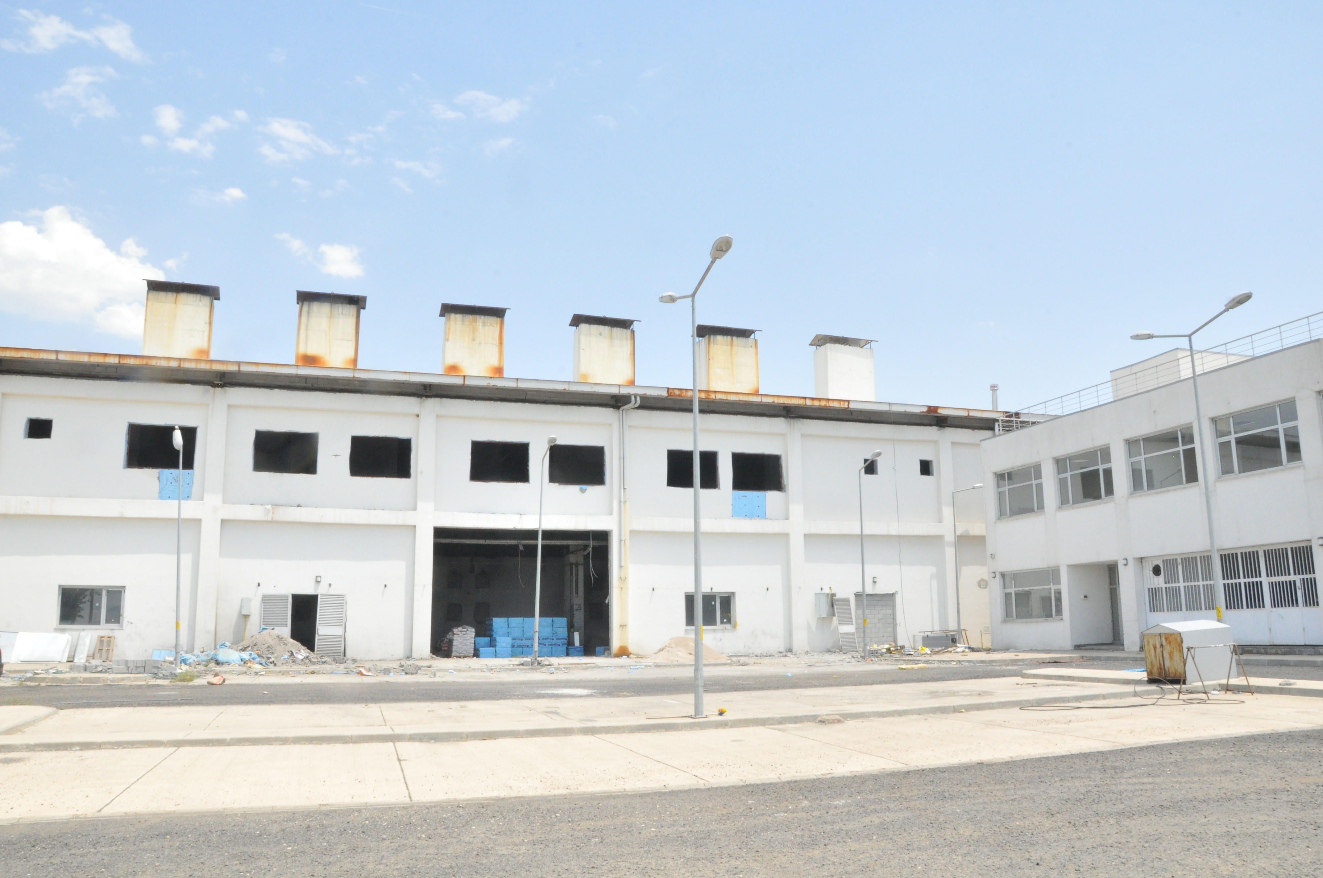 ATIL DURUMDAKİ KÖMÜRLÜK TEKSTİL ATÖLYESİ OLUYOR