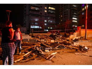 GÜNCELLEME 2 - Gaziantep'te rüzgar hasara neden oldu
